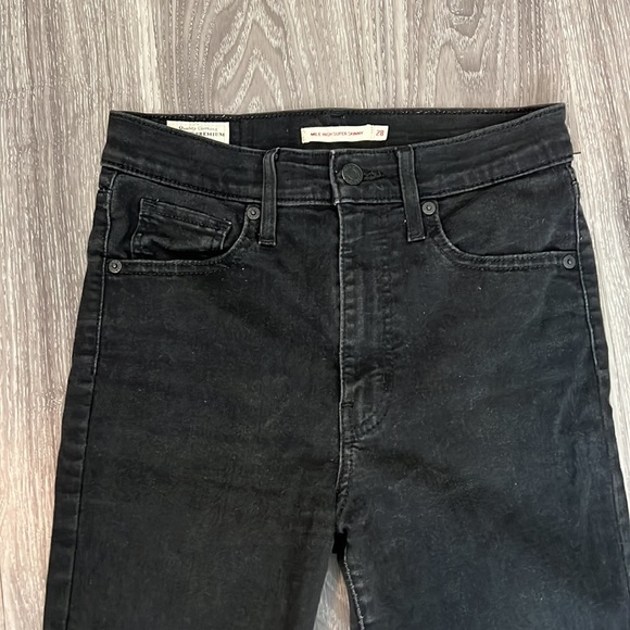 Levi’s black high rise, skinny jeans - Picture 2 of 2